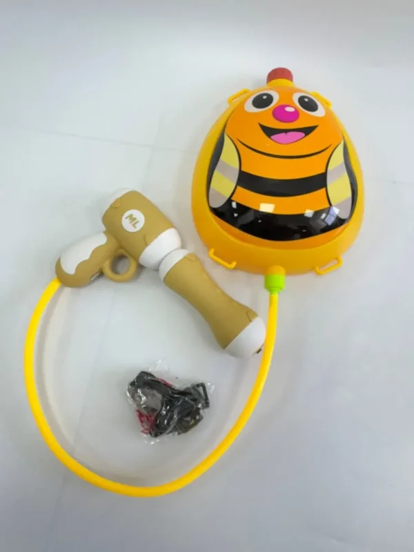 רובה מים עם מיכל גב